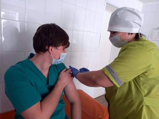 В отдаленных районах Тамбовской области проходит активная вакцинация против коронавируса