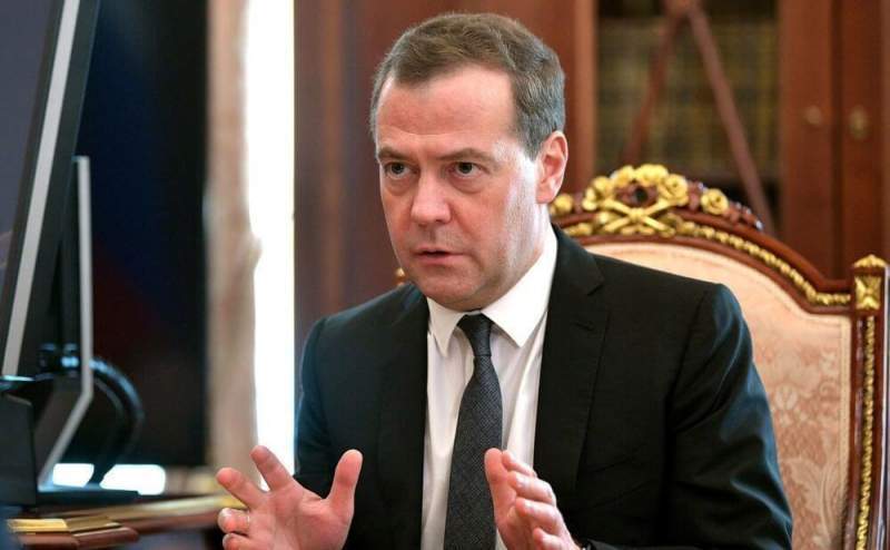 Медведев предупредил о возможном начале торговой войны 