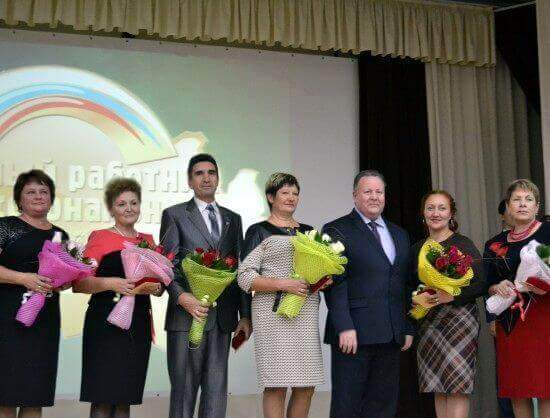 Министр Игорь Шмидт вручил почетные награды заслуженным работникам профессионального образования Новосибирской области