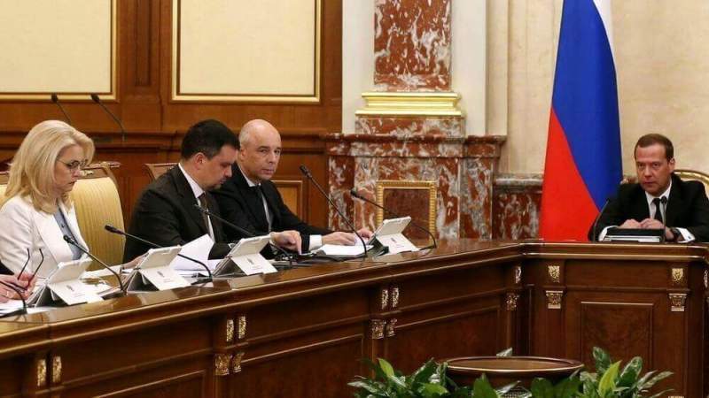 Медведев: «Федеральный бюджет станет более сбалансированным» 