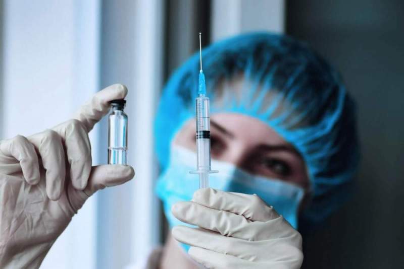 Озвучены сроки начала вакцинации от коронавируса в РФ