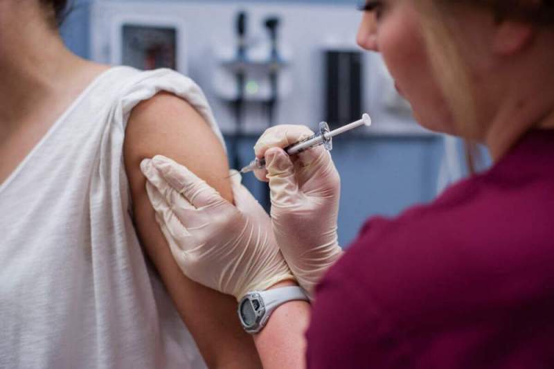 Озвучены сроки начала вакцинации от коронавируса в РФ