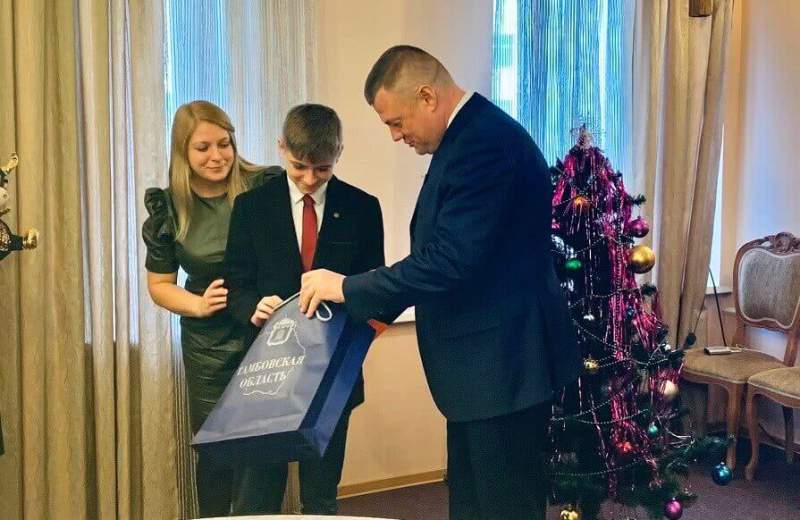 Губернатор Александр Никитин исполнил мечты маленьких тамбовчан в рамках акции «Ёлка желаний»