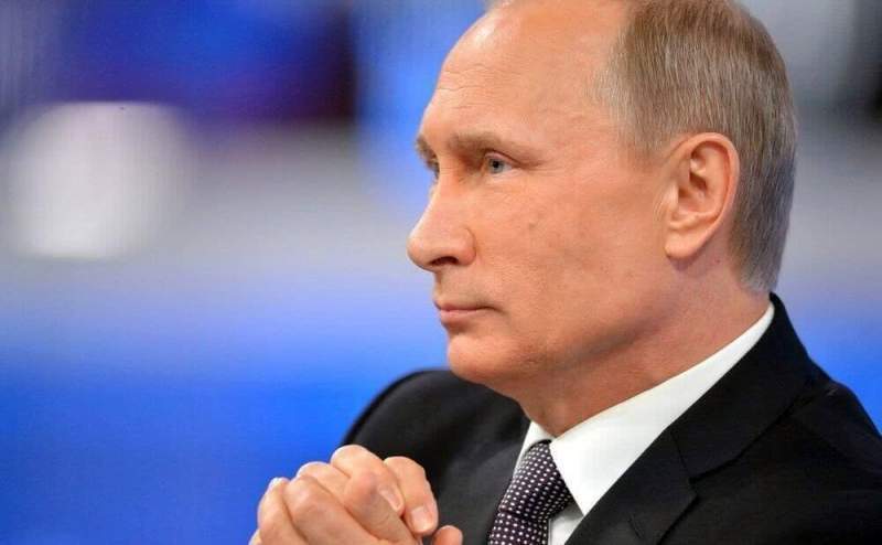 Песков рассказал о «бомбах» на пути следования кортежа Путина