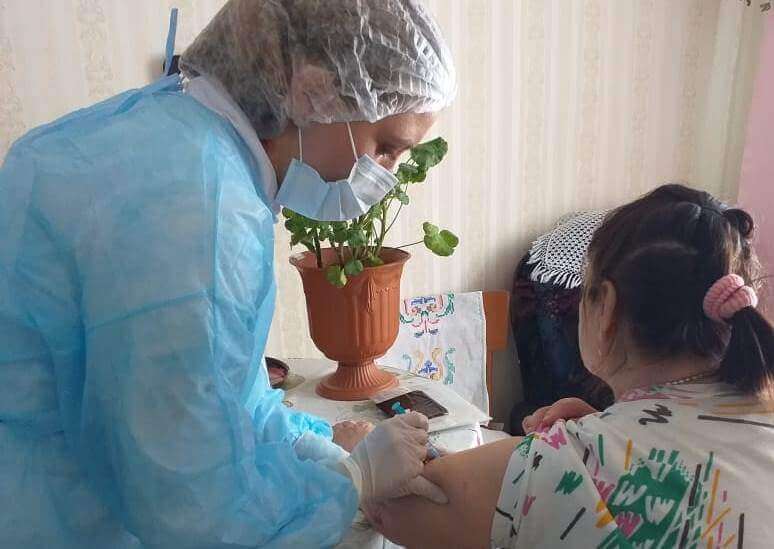 Жители Тамбовской области активно участвуют в прививочной кампании против коронавируса
