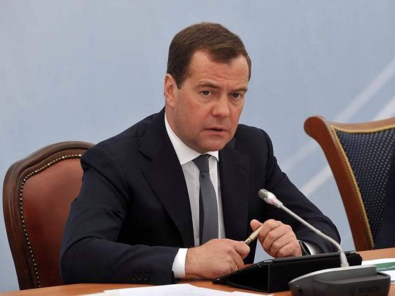 Медведев рассказал о перспективах перехода на четырехдневную рабочую неделю