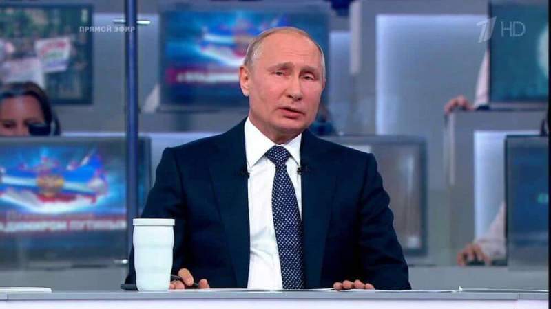 «Разыграть Путина»: пранкеры всё еще верят в возможность дозвониться президенту